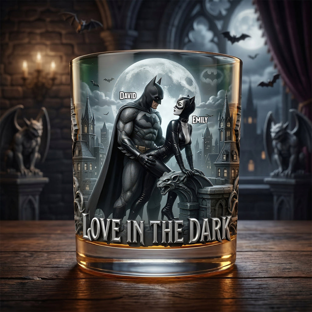 Love In The Dark Round Glass - Personalized Gifts For Couple 03tydh090626